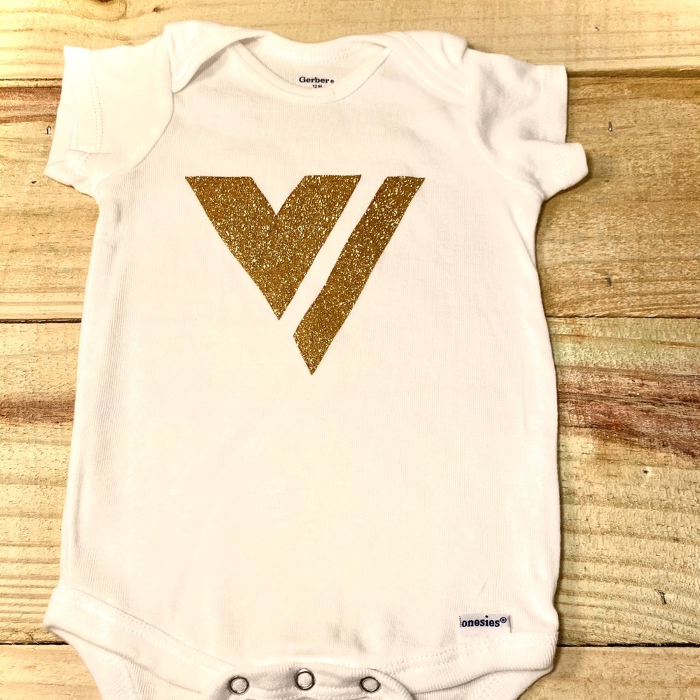 🌻$3 BUNDLE DEAL🌻Gerber’s Onsie with Cool Design